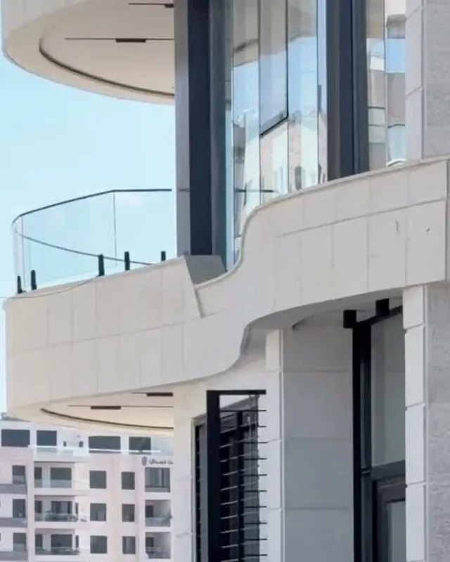 مشروع دير غبار: شقق وروف للبيع في 4 عمارات – صورة 1 من 2