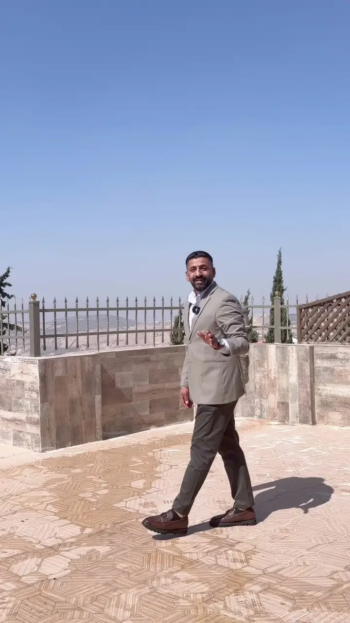 فيلا للبيع في أبو نصير – حي الضياء، بناء 370 م² – صورة 2 من 2
